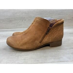 Cobb Hill CI6209 Women's Tan Suede Laser Etched Leaf Ankle Boots 8.5 Shoes